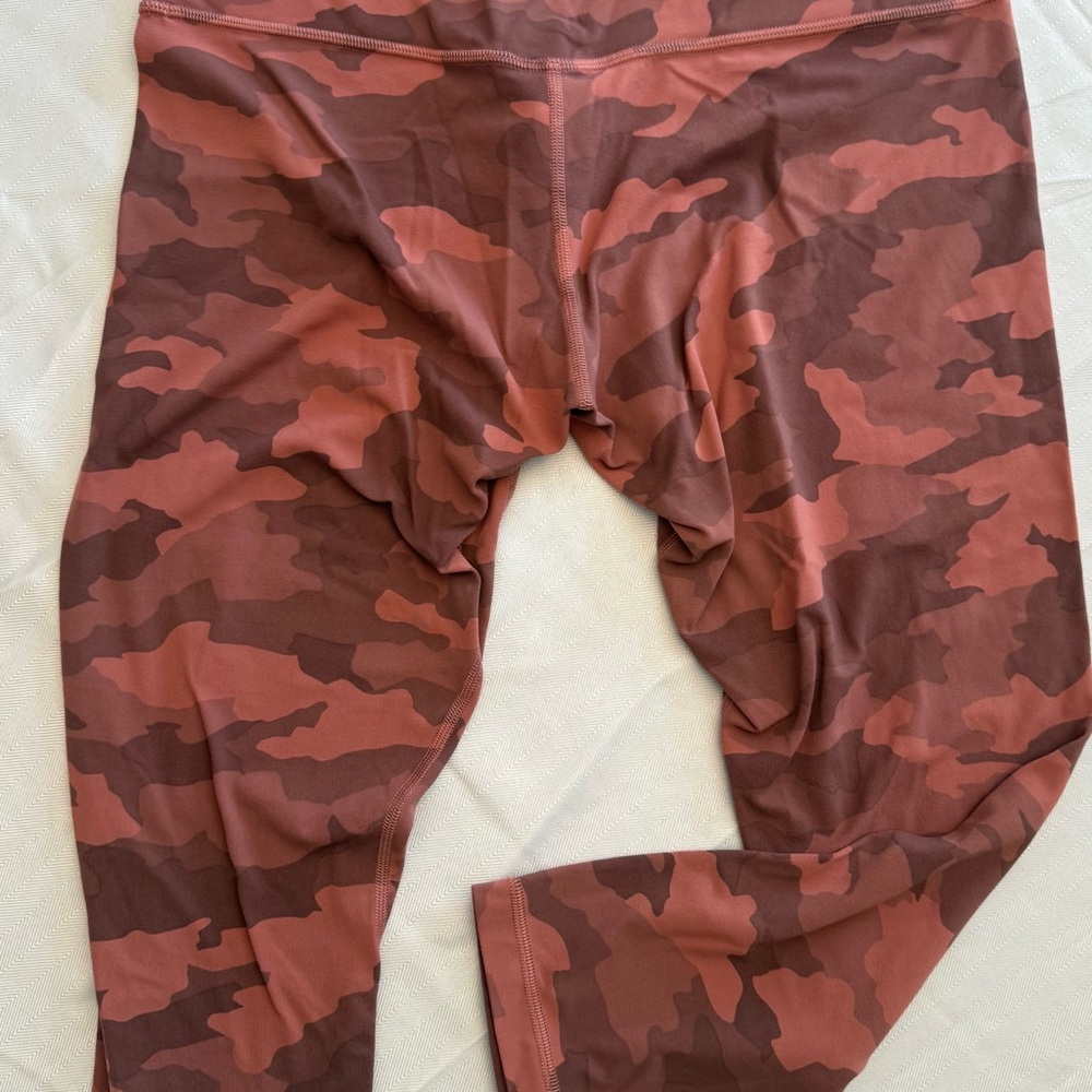 Lululemon Align High-rise pant 25” size 10 Camo Briar Rose Multi